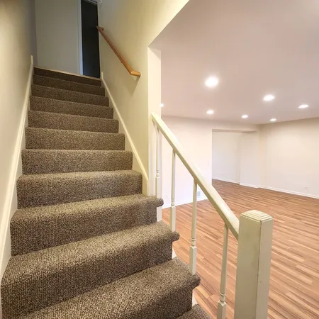 $359,900 | 525 Glenshire Road, Glenview, IL 60025