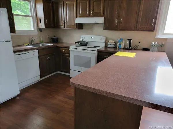 $1,950 | 76 Maple Street, Branford, CT 06405
