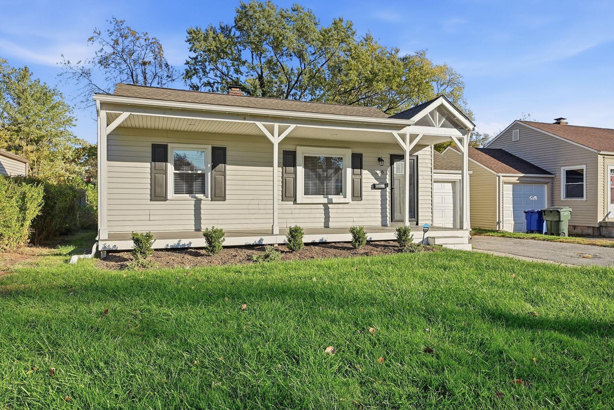 238 Edgevale Road Columbus, OH 43209 - Photo 3 of 32 3-web-or-mls-238-edgevale-rd