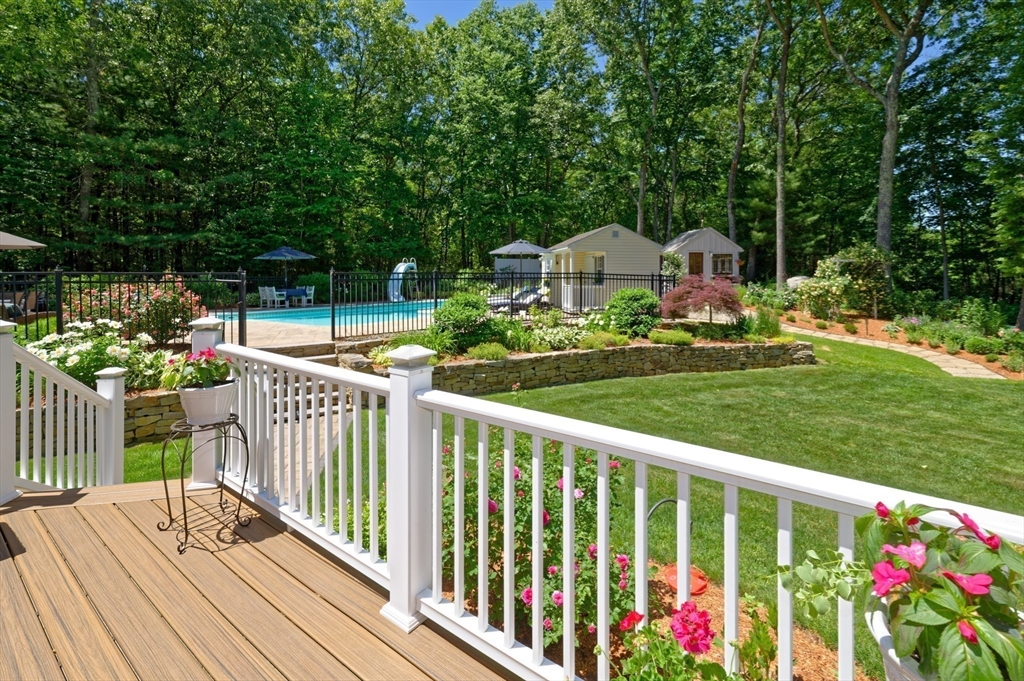 101 Hunter Road Uxbridge, MA 01569 - Photo 6 of 42 Gallery Image 6