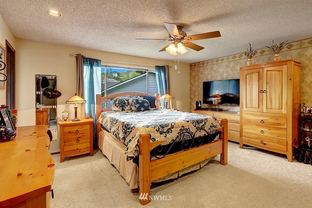 12100 Southeast 96th Place Renton, WA 98056 - Photo 16 of 19 Gallery Image 16