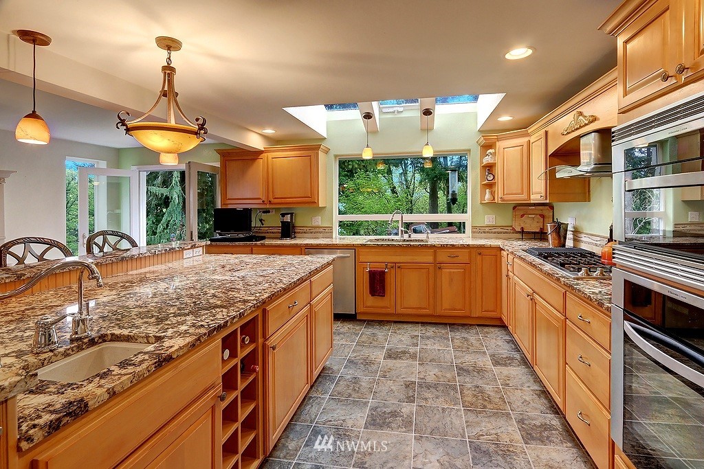 12100 Southeast 96th Place Renton, WA 98056 - Photo 4 of 19 Gallery Image 4