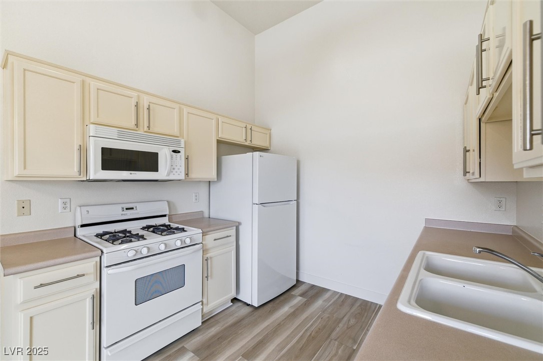 2305 West Horizon Ridge Parkway, Unit 522 Henderson, NV 89052 - Photo 13 of 39
