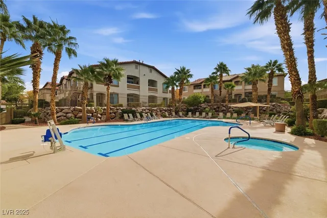 $300,000 | 2305 West Horizon Ridge Parkway, Unit 522, Henderson, NV 89052