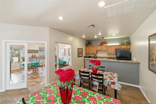 $300,000 | 2305 West Horizon Ridge Parkway, Unit 522, Henderson, NV 89052