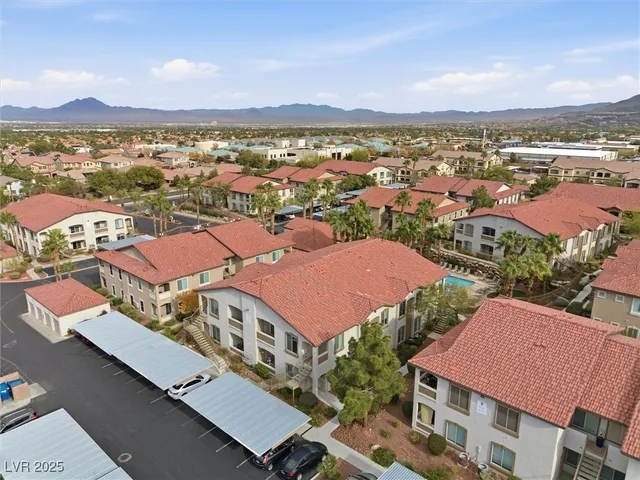 $300,000 | 2305 West Horizon Ridge Parkway, Unit 522, Henderson, NV 89052