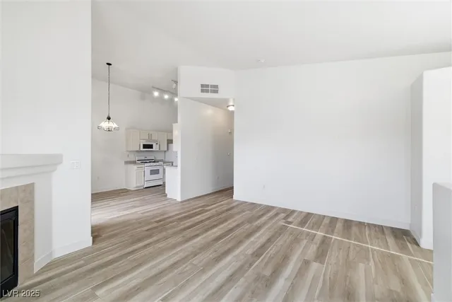 $300,000 | 2305 West Horizon Ridge Parkway, Unit 522, Henderson, NV 89052