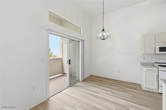 $300,000 | 2305 West Horizon Ridge Parkway, Unit 522, Henderson, NV 89052