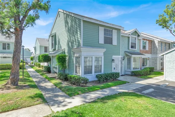 $450,000 | 5640 Riverside Drive, Unit 91, Chino, CA 91710