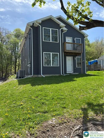 $1,960 | 140 Gum Street, Unit B, East Bangor, PA 18013