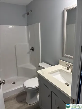 $1,960 | 140 Gum Street, Unit B, East Bangor, PA 18013