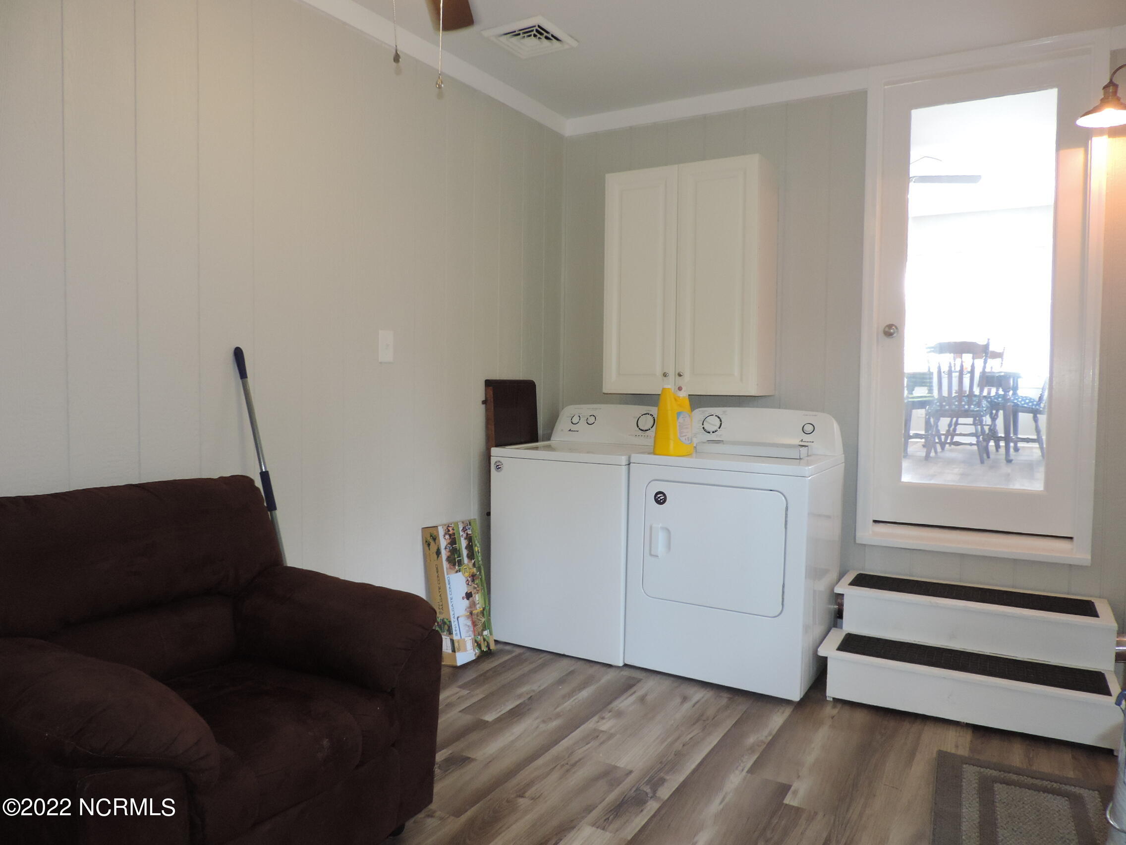 210 Pine Road New Bern, NC 28560 - Photo 20 of 24 spacious laundry room
