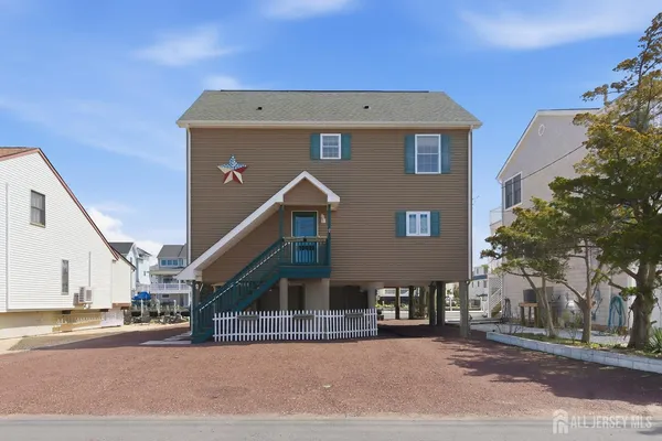 $800,000 | 1215 Niihau Drive, Forked River, NJ 08731