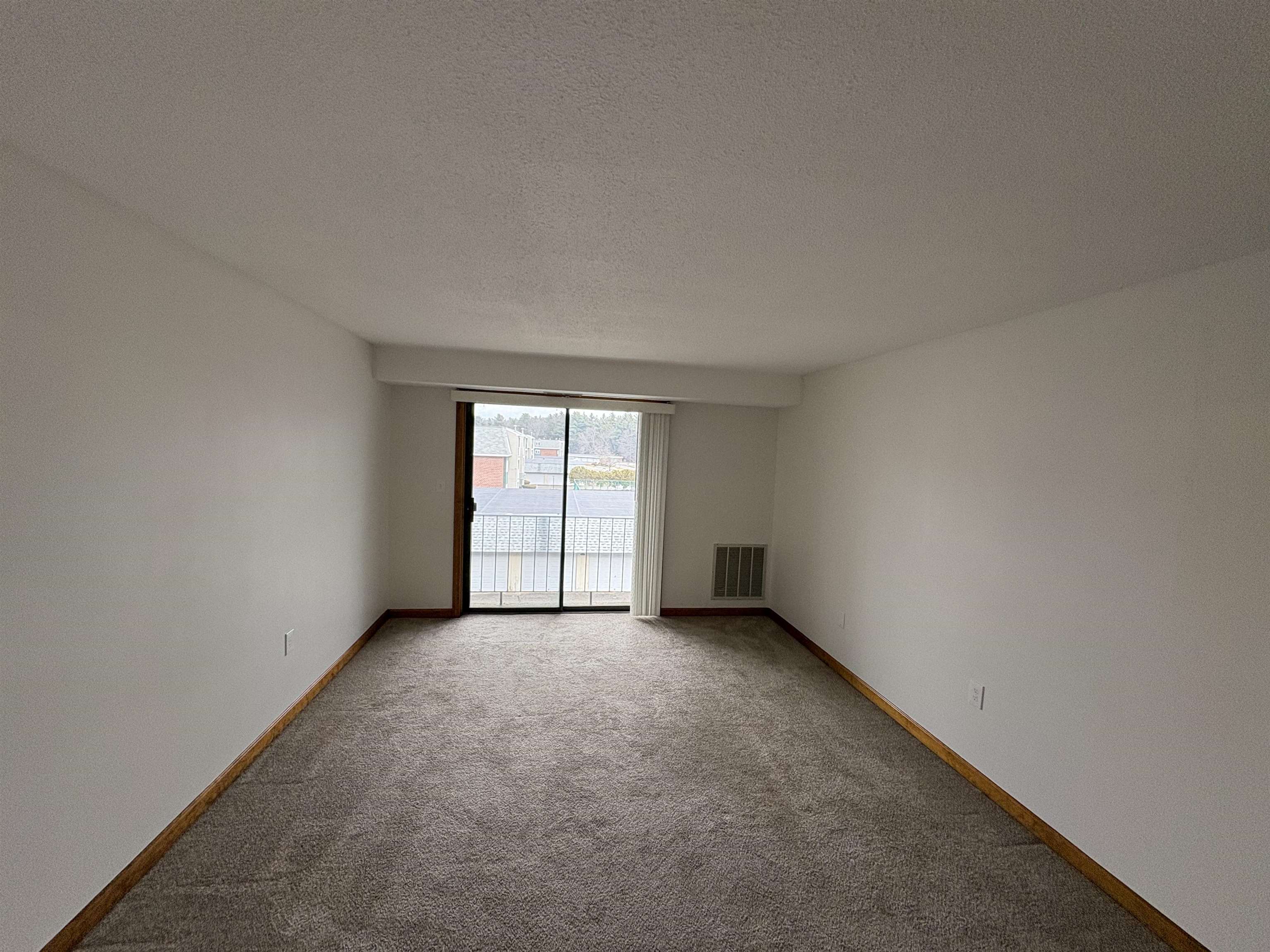 2 Roedean Drive, Unit 303 Nashua, NH 03063 - Photo 21 of 35