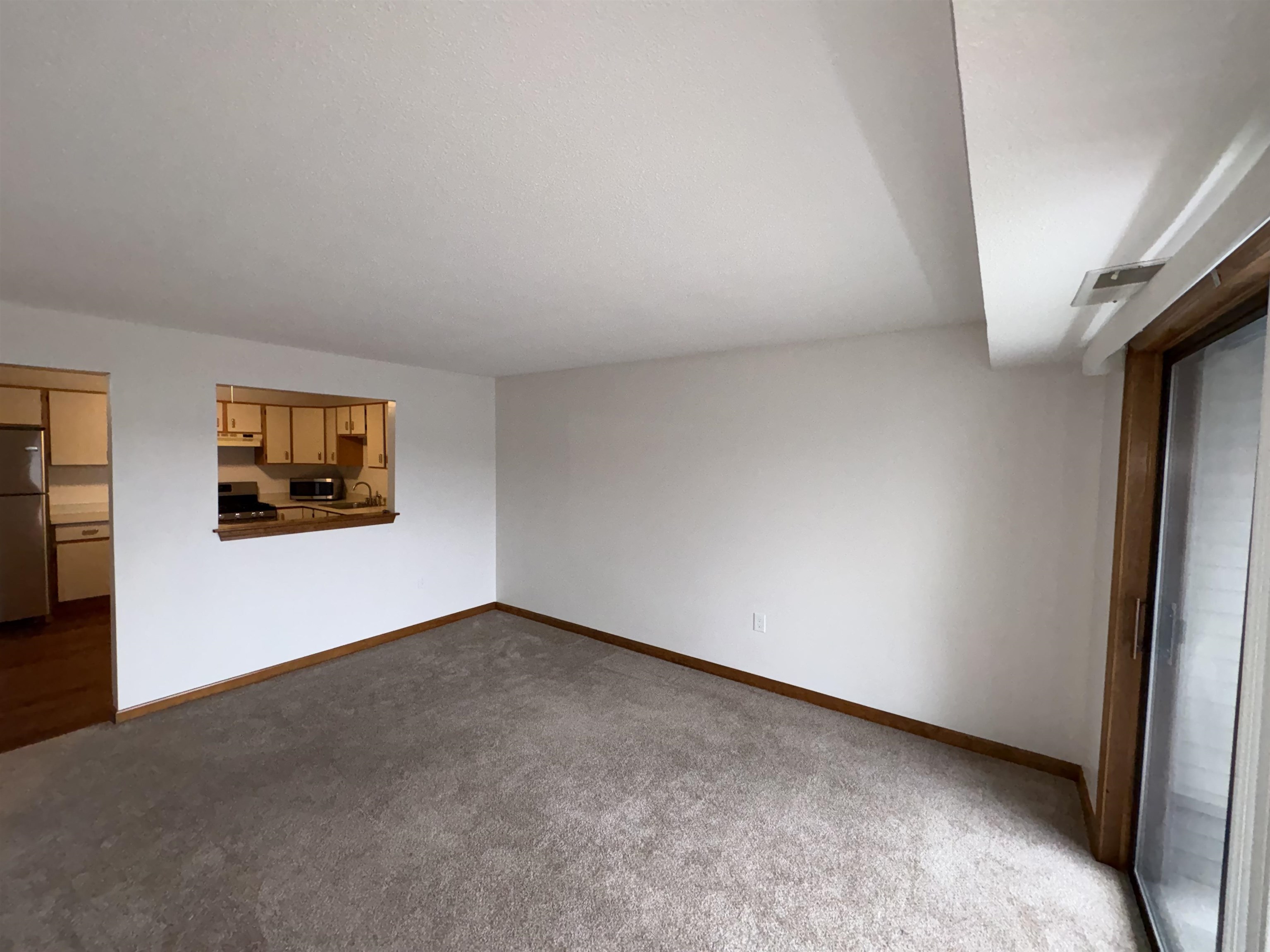 2 Roedean Drive, Unit 303 Nashua, NH 03063 - Photo 23 of 35