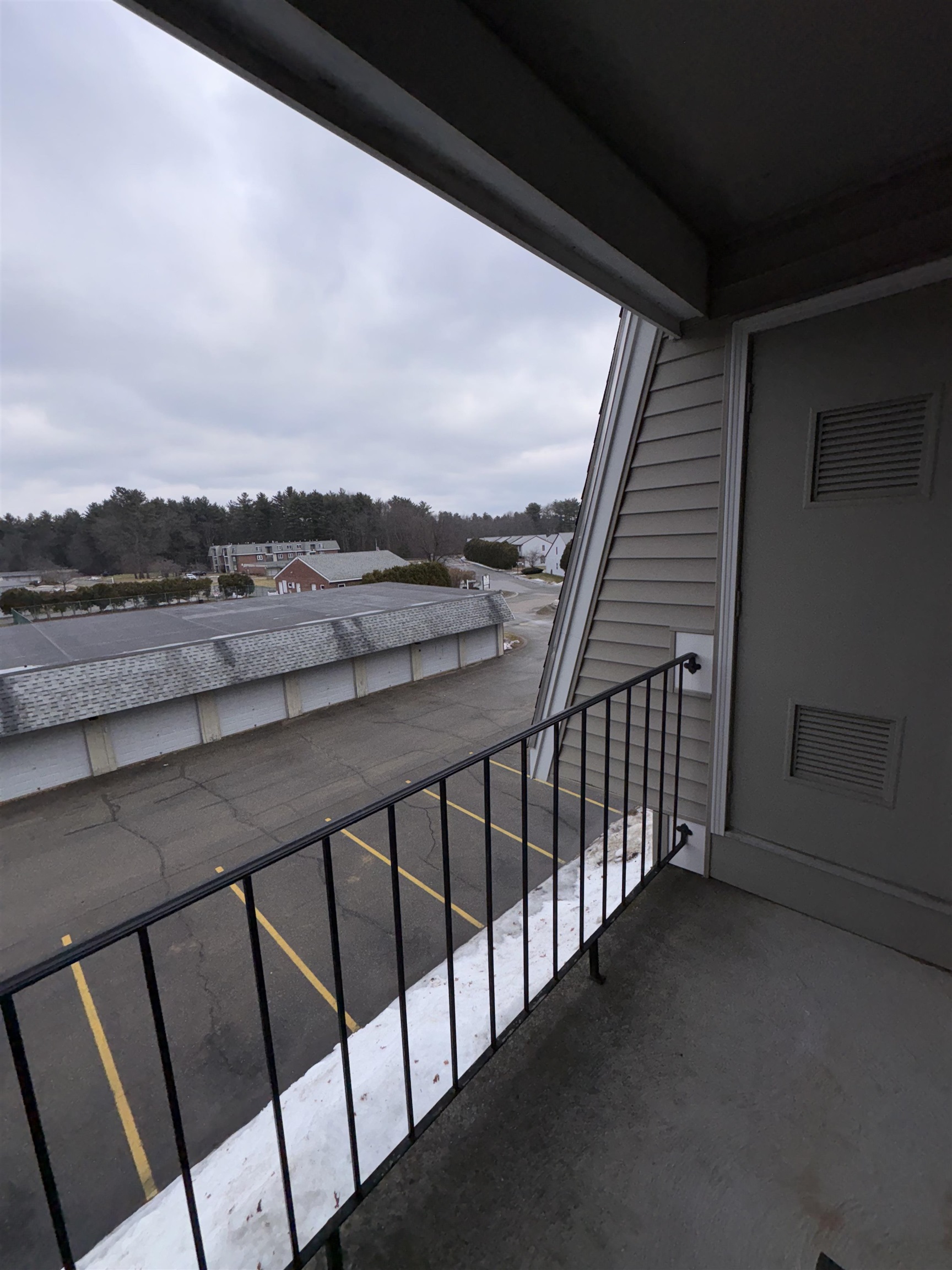 2 Roedean Drive, Unit 303 Nashua, NH 03063 - Photo 25 of 35