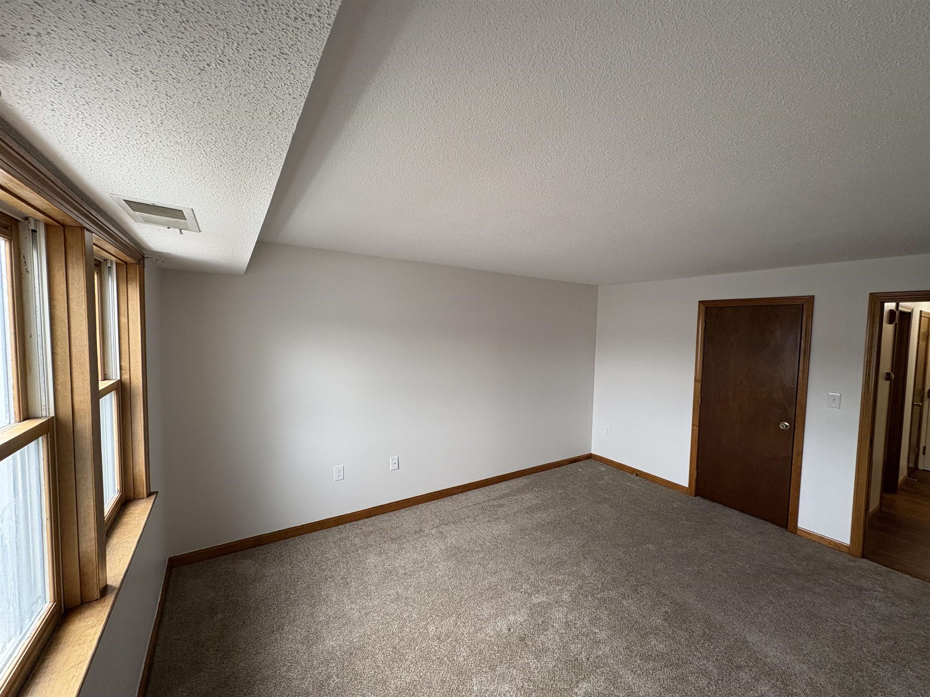 2 Roedean Drive, Unit 303 Nashua, NH 03063 - Photo 29 of 35