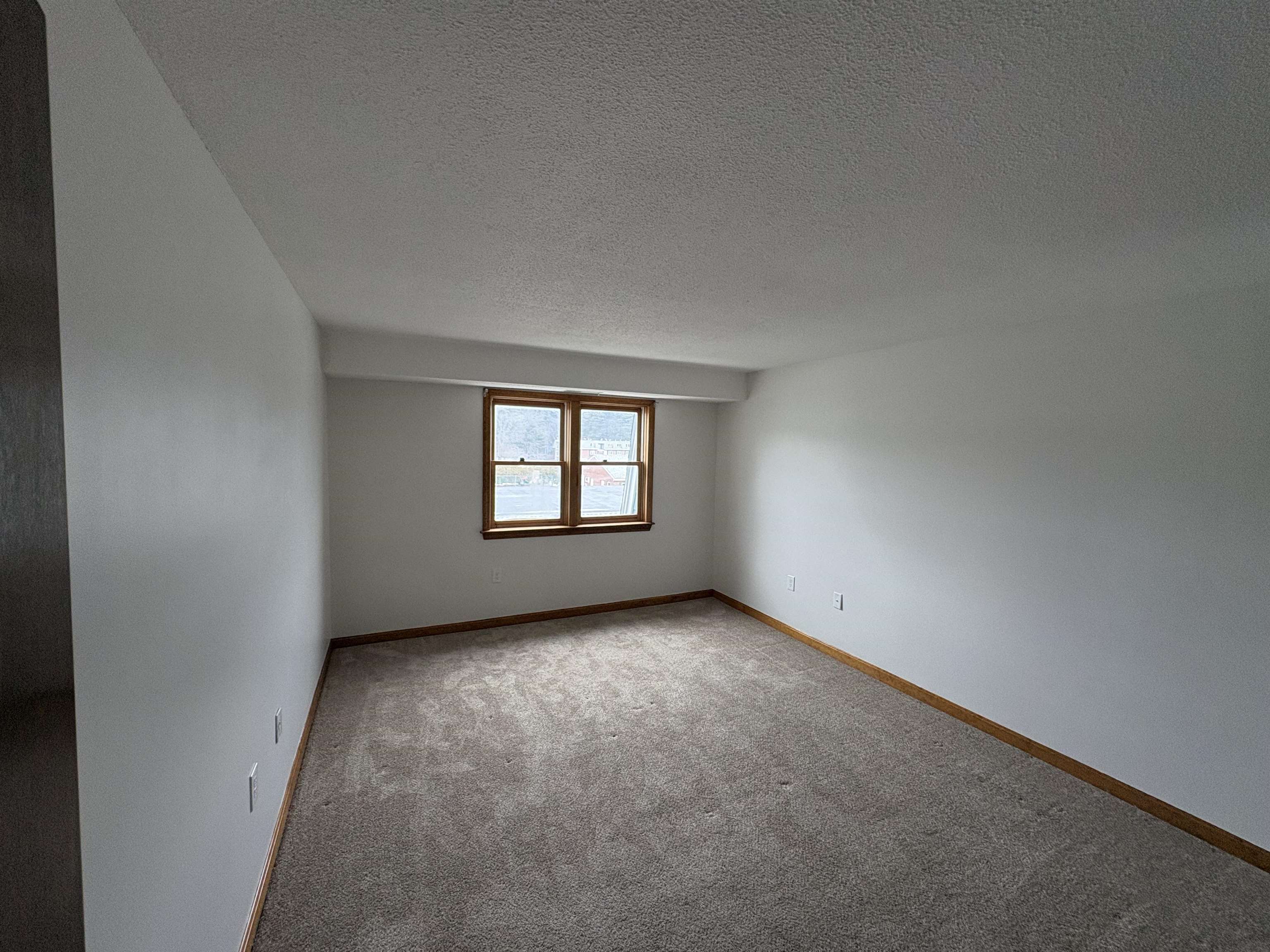 2 Roedean Drive, Unit 303 Nashua, NH 03063 - Photo 31 of 35