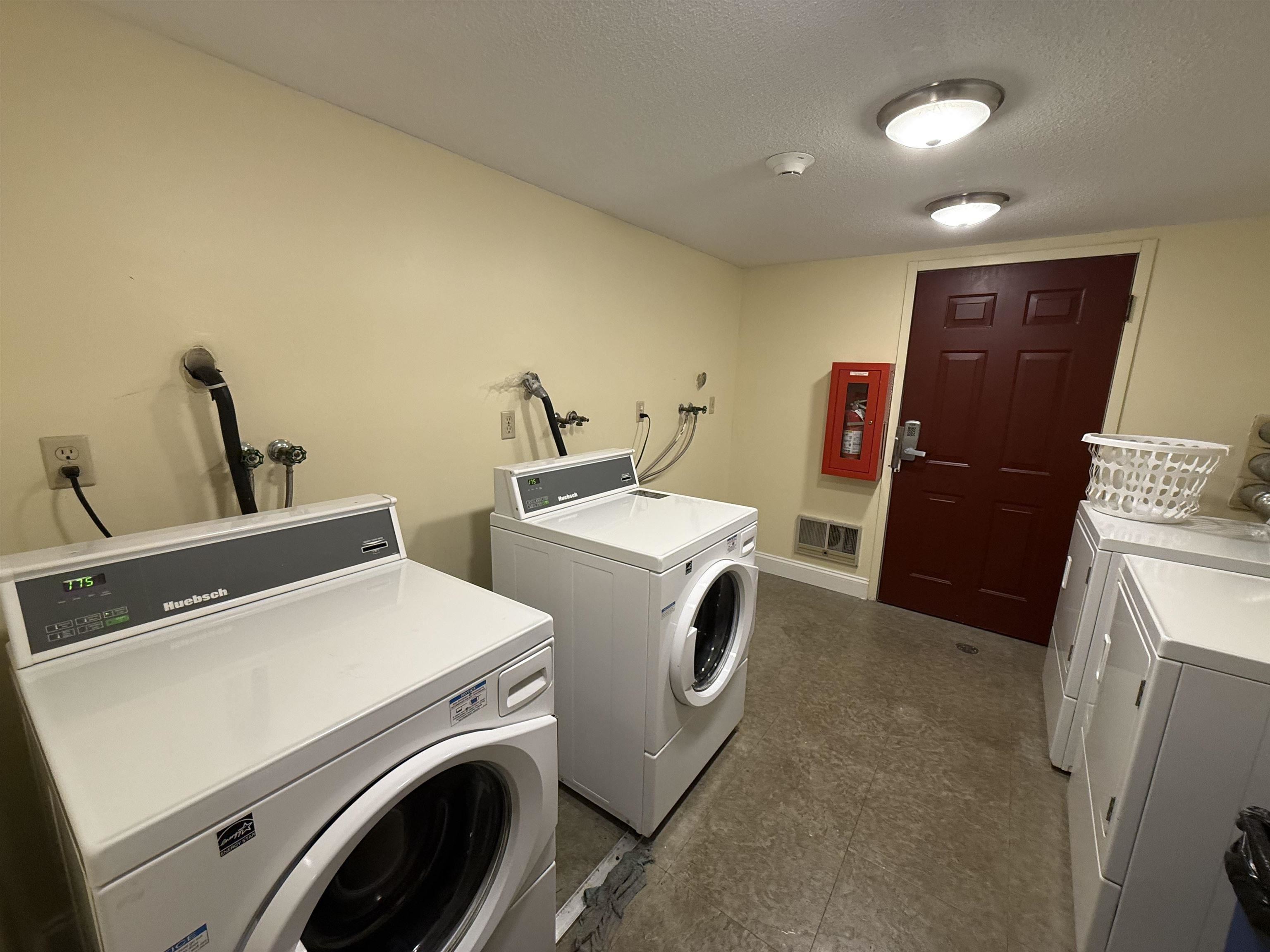 2 Roedean Drive, Unit 303 Nashua, NH 03063 - Photo 10 of 35