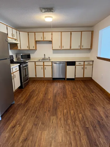 $249,900 | 2 Roedean Drive, Unit 303, Nashua, NH 03063