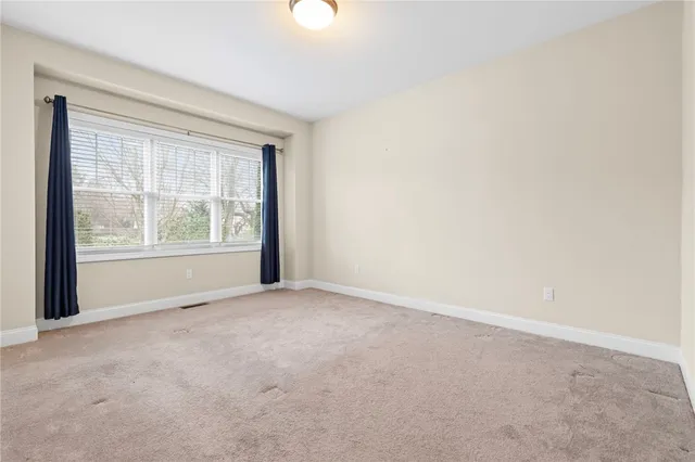 $499,000 | 5 West Glen Lane, West Warwick, RI 02893