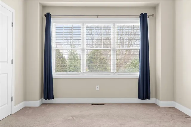 $499,000 | 5 West Glen Lane, West Warwick, RI 02893