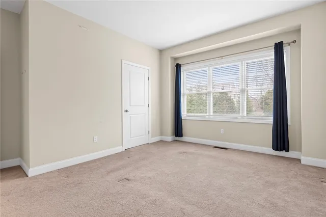 $499,000 | 5 West Glen Lane, West Warwick, RI 02893