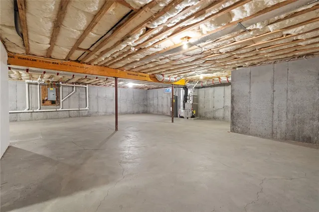 $499,000 | 5 West Glen Lane, West Warwick, RI 02893