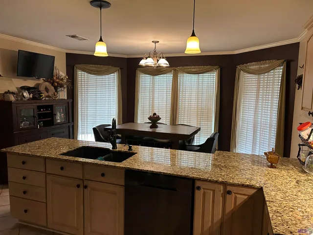 $350,000 | 122 East 49th Street, Cut Off, LA 70345