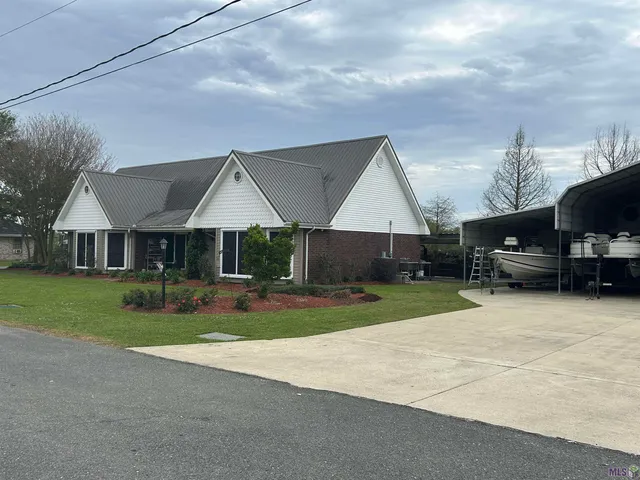 $350,000 | 122 East 49th Street, Cut Off, LA 70345