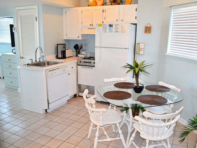 375 Plantation Road, Unit 5204 Gulf Shores, AL 36542 - Photo 5 of 7 Kitchen