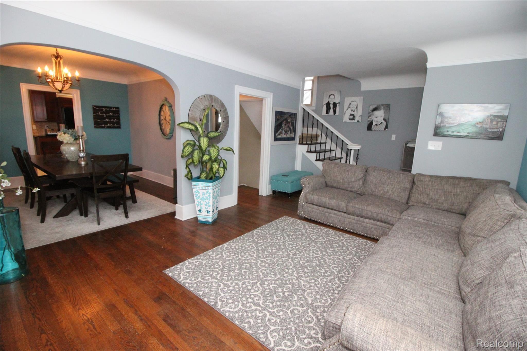 1376 Bedford Road Grosse Pointe, MI 48230 - Photo 7 of 49 IMG_0424.JPG