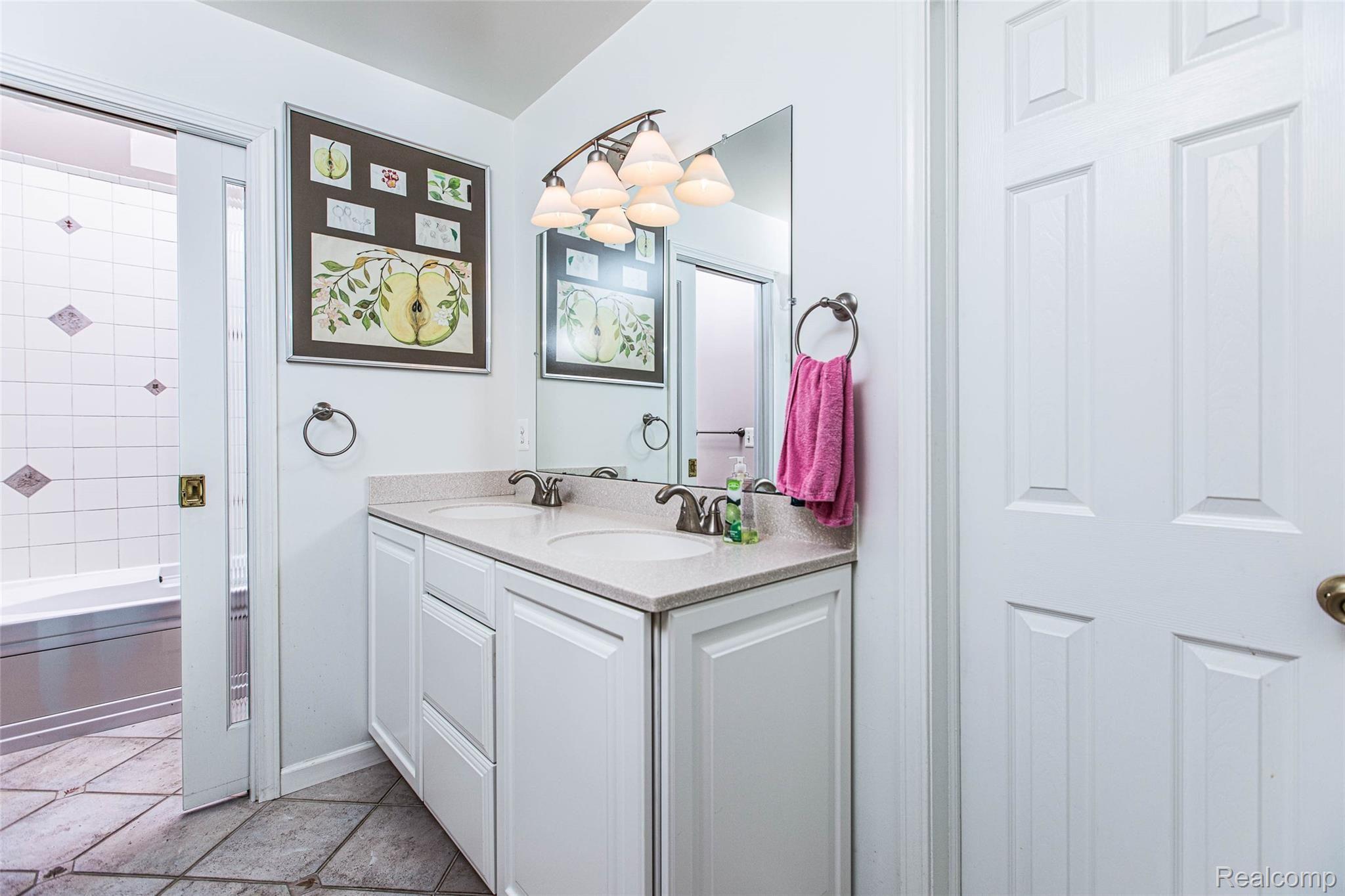 6 Ridgemont Court Dearborn, MI 48124 - Photo 48 of 54 -39.jpg