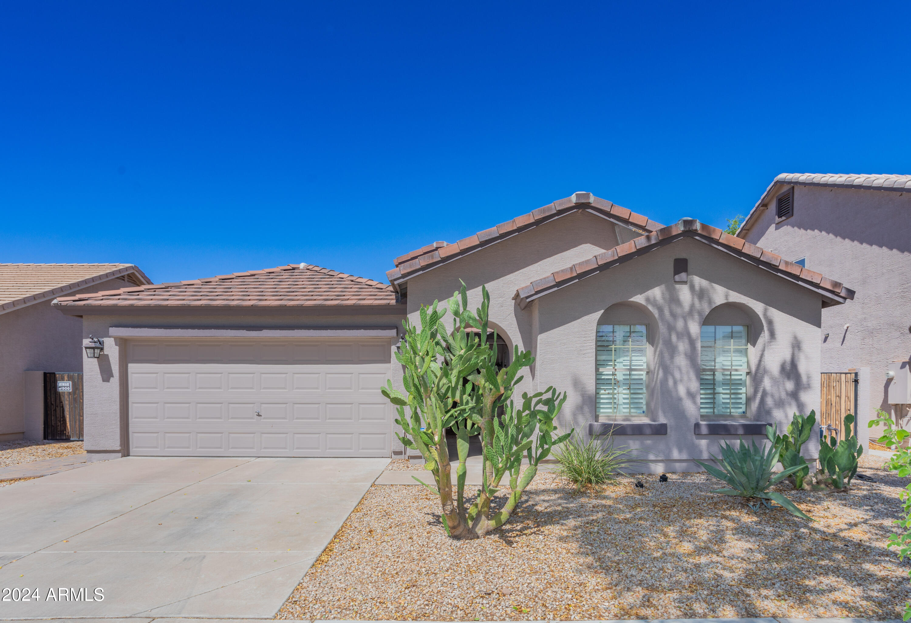 1712 East Beverly Road Phoenix, AZ 85042 - Photo 1 of 38 3V6A5613