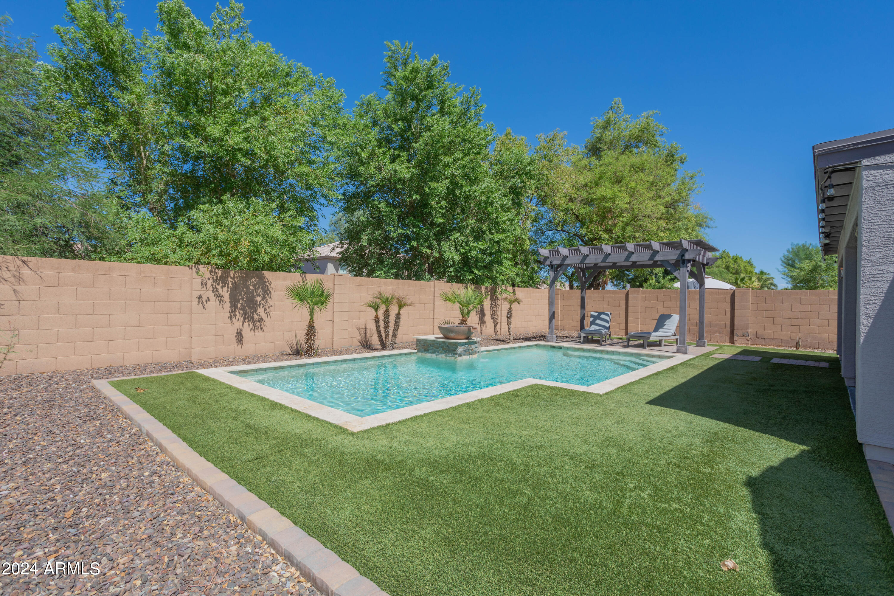 1712 East Beverly Road Phoenix, AZ 85042 - Photo 27 of 38 Lots of shade
