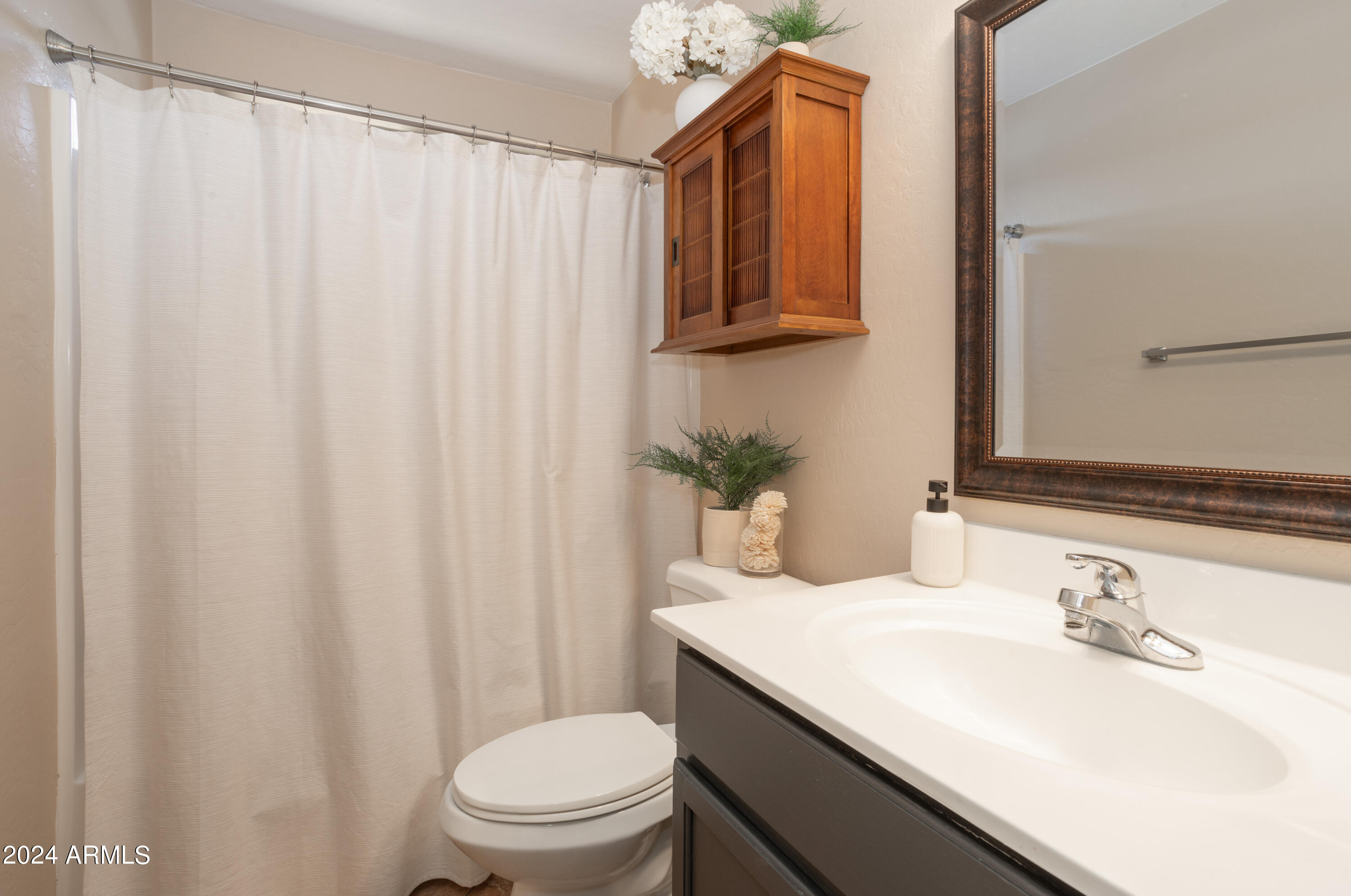 1712 East Beverly Road Phoenix, AZ 85042 - Photo 10 of 38 3V6A5442