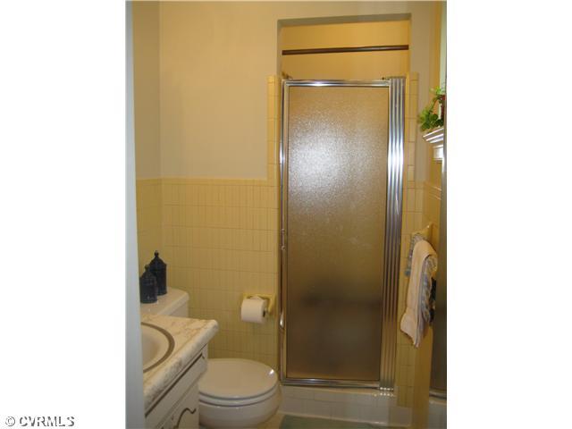 7709 Biscayne Road Henrico, VA 23294 - Photo 8 of 12 Master Bath
