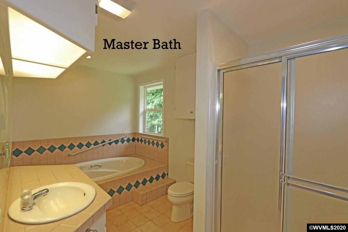 4853 Sunnyview Road Northeast Salem, OR 97305 - Photo 16 of 35
