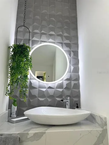 a close view of sink