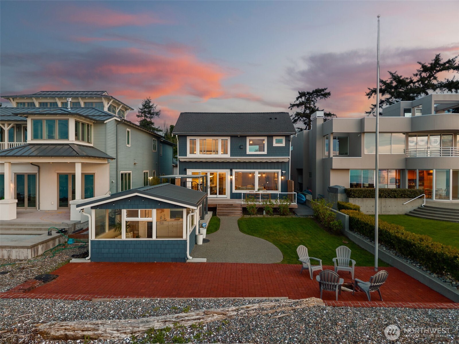 9 Southwest 3 Tree Point Lane Burien, WA 98166 - Photo 2 of 34