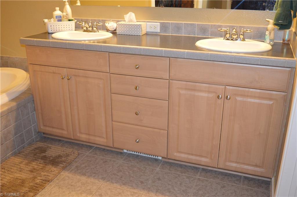 210 Mallard Road Madison, NC 27025 - Photo 20 of 30 Gallery Image 20