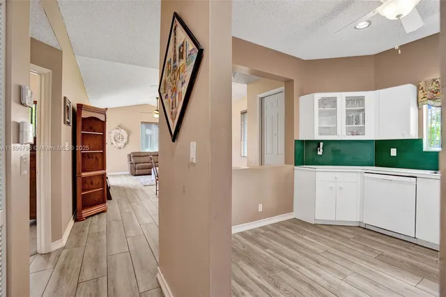 $460,000 | 15825 Southwest 11th Street, Pembroke Pines, FL 33027