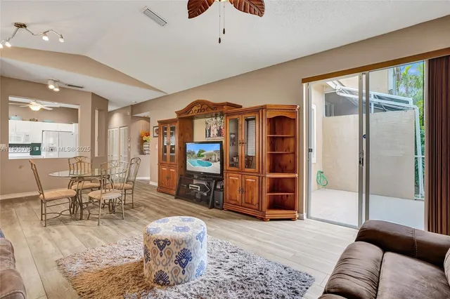 $460,000 | 15825 Southwest 11th Street, Pembroke Pines, FL 33027