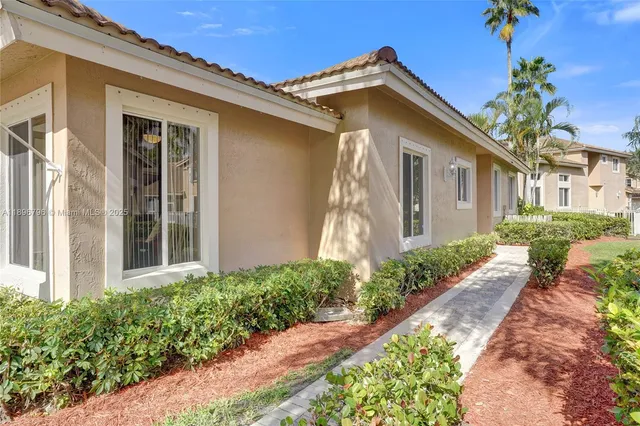 $460,000 | 15825 Southwest 11th Street, Pembroke Pines, FL 33027