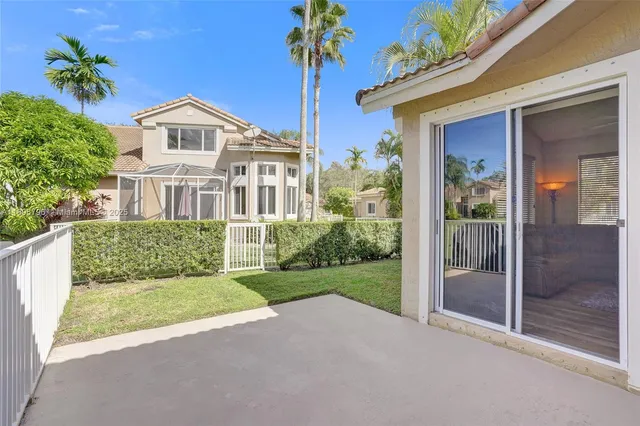 $460,000 | 15825 Southwest 11th Street, Pembroke Pines, FL 33027