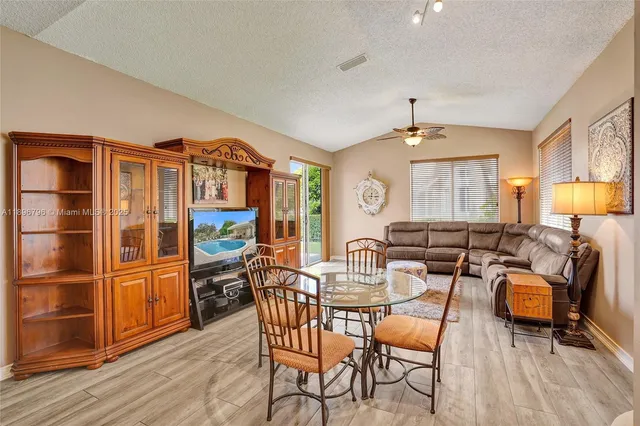 $460,000 | 15825 Southwest 11th Street, Pembroke Pines, FL 33027