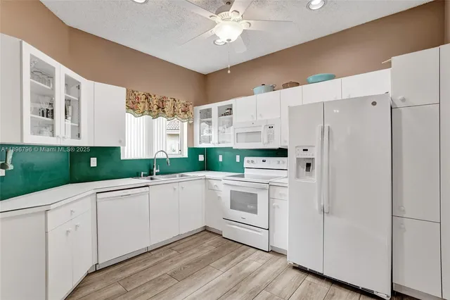 $460,000 | 15825 Southwest 11th Street, Pembroke Pines, FL 33027