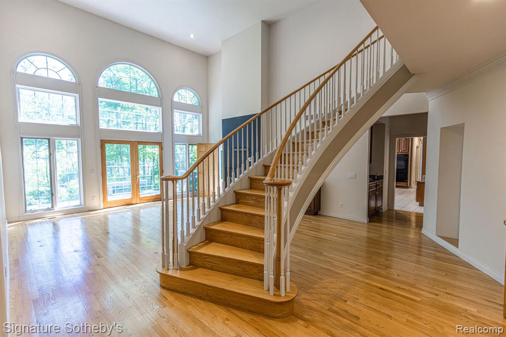 2855 Cranbrook Ridge Court Rochester, MI 48306 - Photo 3 of 31