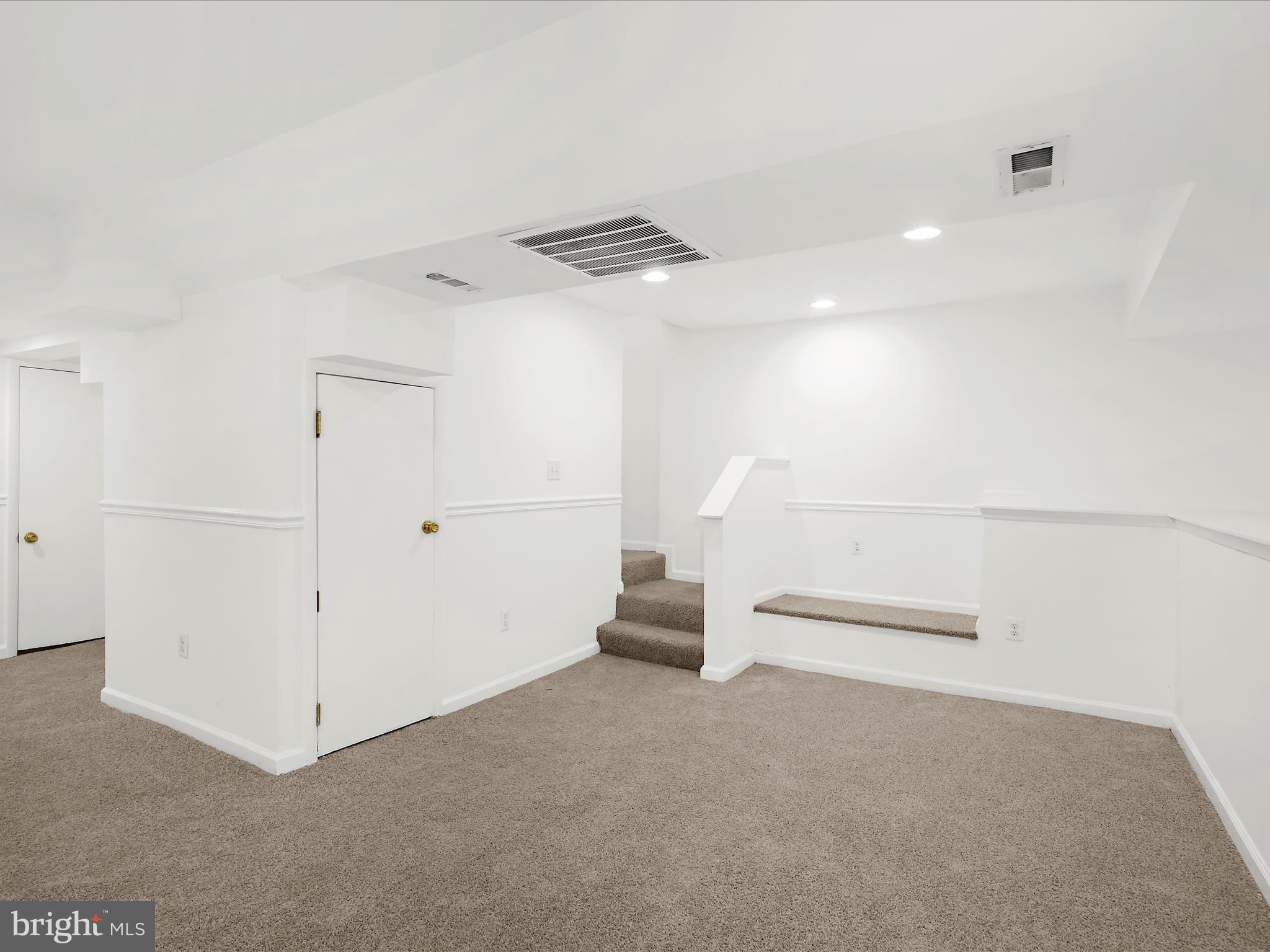 400 Dale Avenue Baltimore, MD 21206 - Photo 16 of 27 a view of an empty room