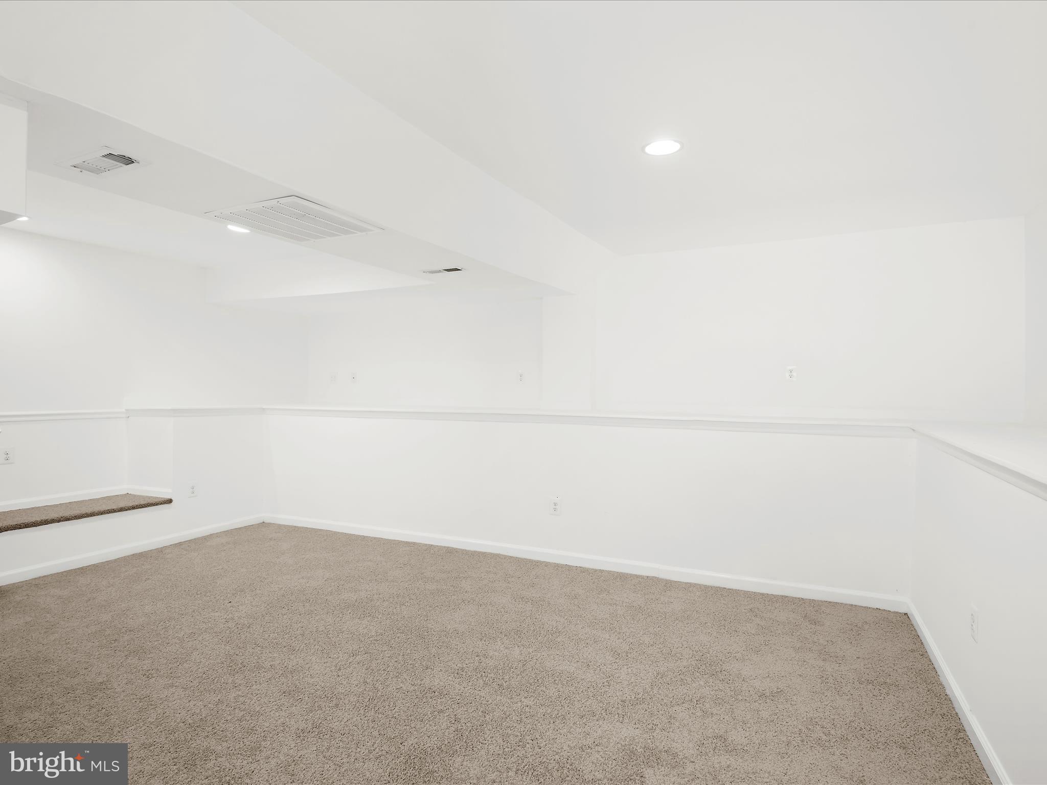 400 Dale Avenue Baltimore, MD 21206 - Photo 19 of 27 a view of empty room